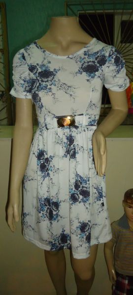 Vestido branco estampa flores